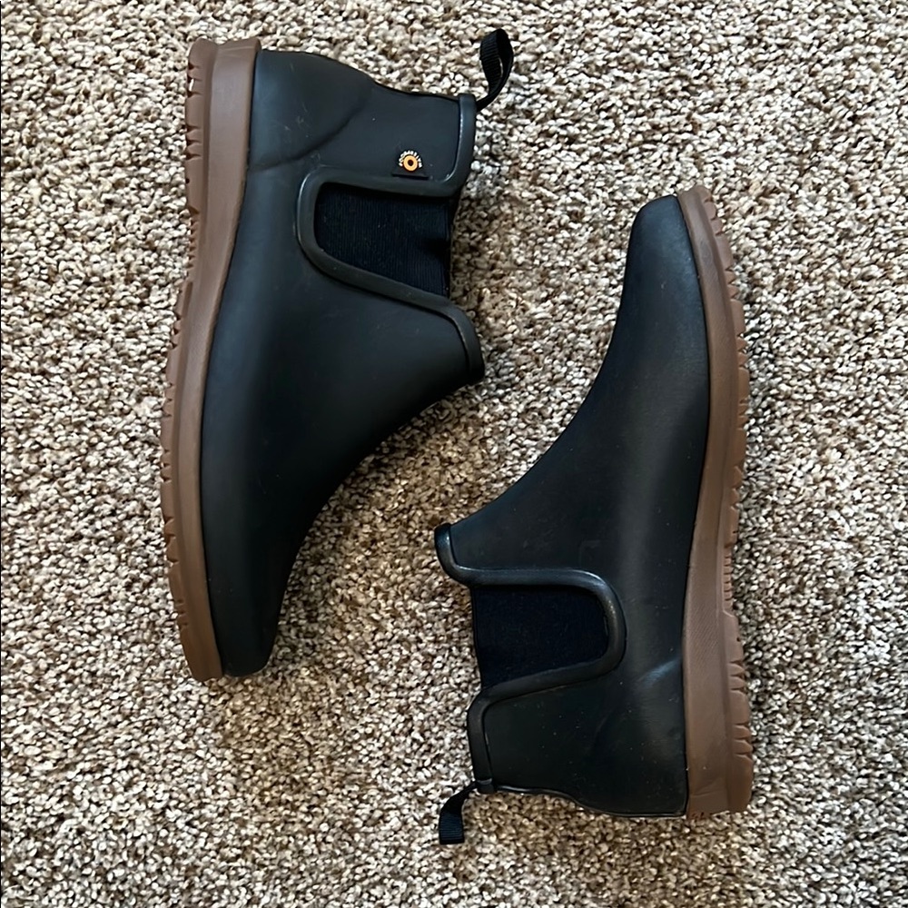 Women’s size 7 bogs rain boots